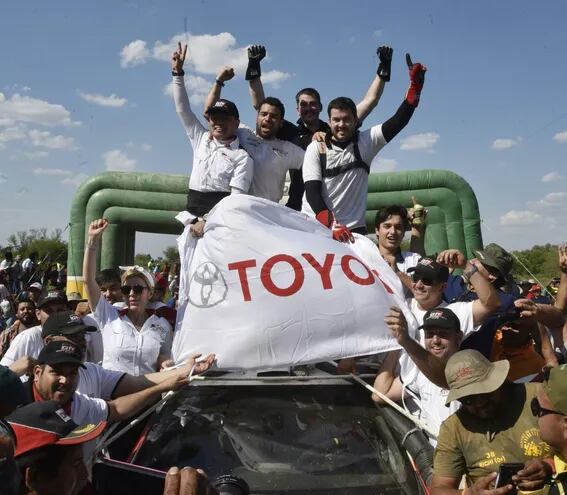 Alejandro Galanti, Marcelo Toyotoshi, Marco Galanti y Gustavo Scheid, uno-dos de Toyota.