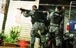 Imagen cedida por la presidencia de El Salvador en la que se observa a miembros de las fuerzas de seguridad en un operativo contra las pandillas.
