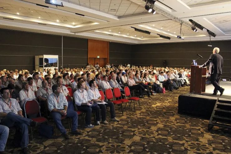 Imagen de archivo de una de las ediciones anteriores del Congreso CEA, que este 2023 espera reunir a más de 500 participantes en el Centro de Convenciones de la Conmebol.