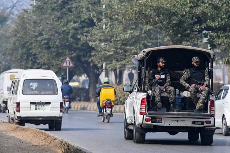 Efectivos paramilitares pakistaníes en Islamabad, el pasado 22 de enero.