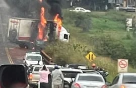 Dos funcionarios de la ANDE fallecieron en un accidente de tránsito en Obligado, departamento de Itapúa.