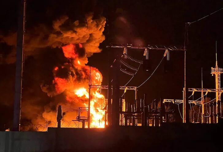 Una estación eléctrica en Belgorod en llamas, el pasado 14 de octubre.