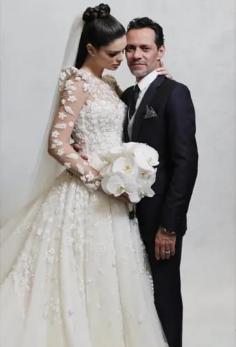 Los novios Nadia Ferreira y Marc Anthony lucieron muy elegantes el día del "sí, quiero". (Instagram/@holausa)