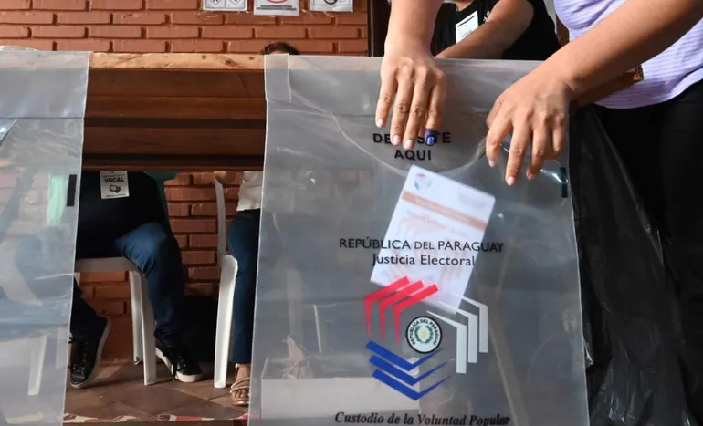 Elecciones Paraguay 2023, papeleta, dedo entintado.
