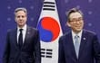El secretario de Estado de los EE.UU., Antony Blinken (a la izquierda) y el ministro surcoreano de Exteriores, Cho Tae-yul, este lunes en Seúl.