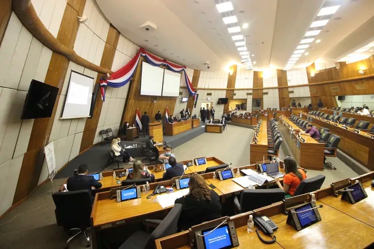 La Cámara de Diputados por mayoría de votos aceptó el proyecto de ley de presupuesto 2022 que había aprobado la Cámara de Senadores.