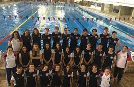 Parte de la delegación nacional de natación que viaja a Perú, para el “Suda” Juvenil.