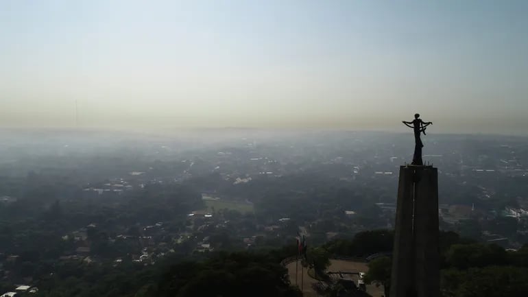 Vista de la ciudad de Asunción desde el Cerro Lambaré.