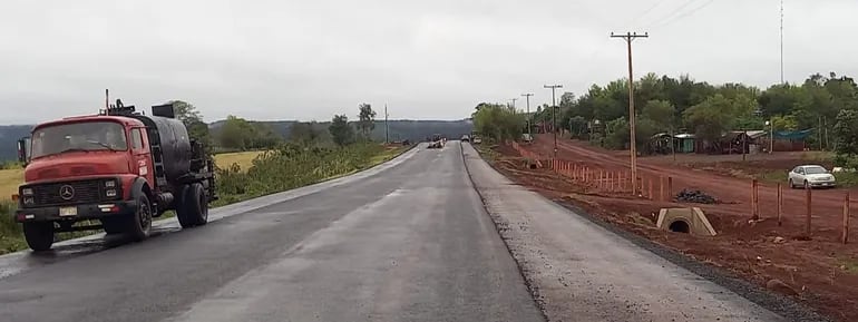 Con la construcción del asfalto los camiones graneleros podrán llegar al Puerto Torocuá inclusive en días lluviosos.