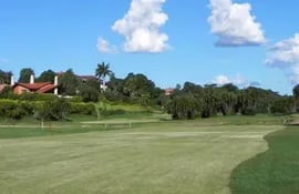 parte-del-gramado-del-campo-golfistico-del-yacht-y-golf-club-paraguayo--225153000000-1539186.jpg