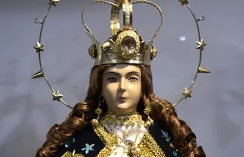 Todo el pueblo paraguayo... canta a la Virgen de los Milagros.