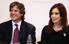 el-vicepresidente-argentino-amado-boudou-i-procesado-por-casos-de-corrupcion-es-respaldado-firmemente-por-la-presidenta-cristina-de-kirchner-d-195043000000-1344898.jpg