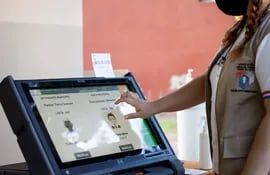 Imagen ilustrativa de la manera en que se aplicó la maquina de votación ya con la lista desbloqueada.