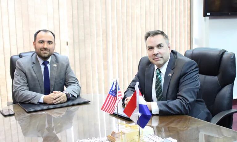 Jorge Bogarín Alfonso, actual titular del Jurado de Enjuiciamiento de Magistrados (JEM) recibió la visita del Encargado de negocios de la Embajada de los Estados Unidos, Joseph Salazar.
