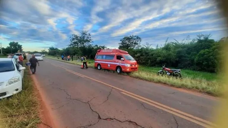 Julián Toñanes (57), quien iba al mando de la motocicleta, y su acompañante Narciso Insfrán (51) fallecieron en un choque frontal contra un automóvil que quedó en la escena y cuyo conductor se fugó.