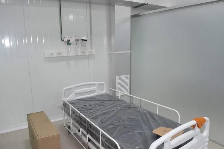 El hospital de contingencia UTI del IPS construido por la Entidad Binacional Yacyretá está en etapa de equipamiento. Su habilitación está prevista en 5 días. Tendrá 32 camas UTI y 32 camas de terapia intermedia.