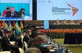 El titular del MAG, Ing. Santiago Bertoni, durante la conferencia regional de la FAO, en modalidad híbrida, desde Quito, Ecuador.