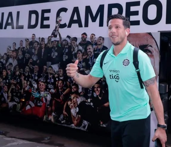 Juan Espínola será baja en Olimpia ante Guaireña FC