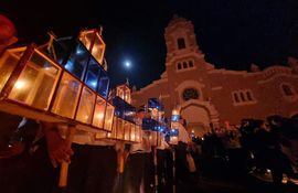 Por primera vez la procesión llegó hasta la iglesia de San Ignacio, en el centro de la ciudad erigida a escasa distancia de La Barraca, lugar usual de la procesión.
