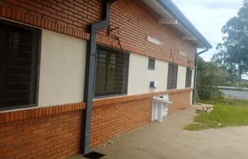 Solo los soportes de los compresores de aire quedaron colgados por la pared en el local de la USF de la ciudad de Ypané.
Gentileza.