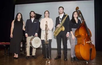 Los integrantes del CCPA Jazz Quintet: Magalí Benítez, José Burguez, Diana Quiñonez, Oliver Duarte y Paula Rodríguez.