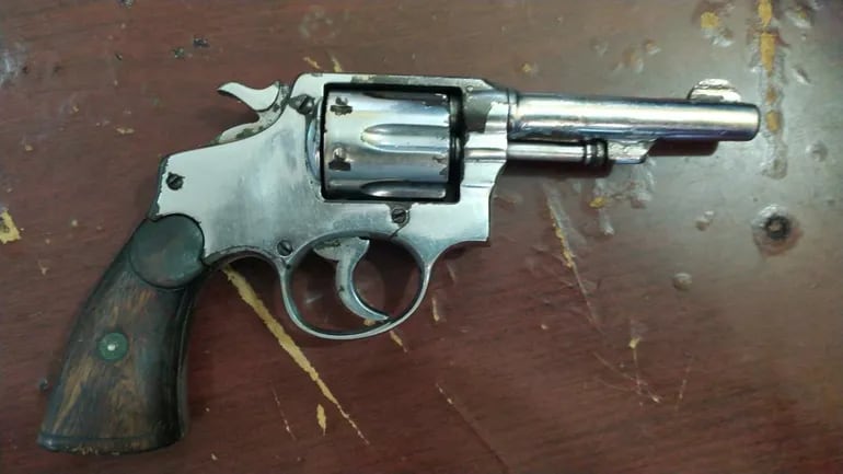 Del poder del presunto asaltante fue icnaut5ado un revolver calibre 38.