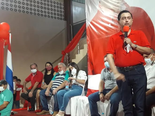 Juan Ángel Núñez anoche en el lanzamiento de su precandidatura a intendente de Ciudad del Este.
