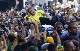 El expresidente brasileño Jair Bolsonaro participa en un acto multitudinario con simpatizantes en Río de Janeiro (Brasil).