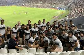 Los Lions, presentes en el Defensores para el partido de Olimpia por Libertadores.