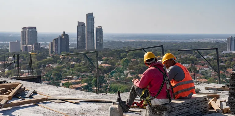 "La baja carga impositiva es una de las claves del auge de construcciones en Paraguay", indican desde el diario Clarín.