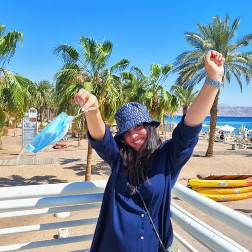 Keren Cabral, paraguaya residente en Israel, celebrando la "normalidad".