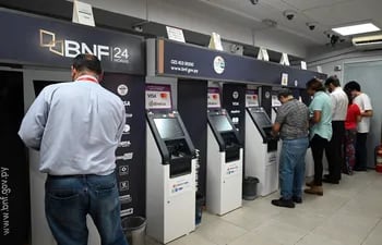 Cajeros automáticos del Banco Nacional de Fomento (BNF).