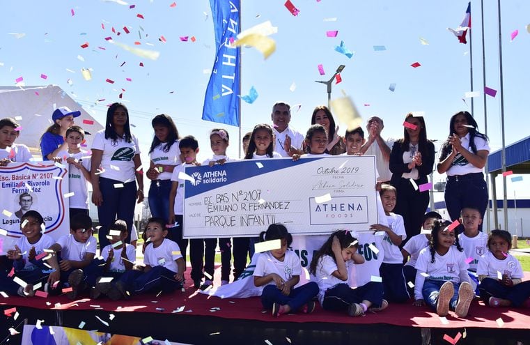 Alumnos de la Escuela Emiliano R. Fernández tendrán de premio un parque infantil.