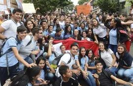 protestas-estudiantiles-201015000000-1456580.jpg