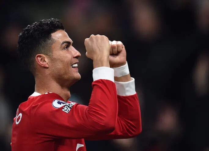 Cristiano Ronaldo, 36 años, marcó ayer dos goles para Manchester United y llegó a los 801 tantos en 1095 partidos oficiales en su carrera.
