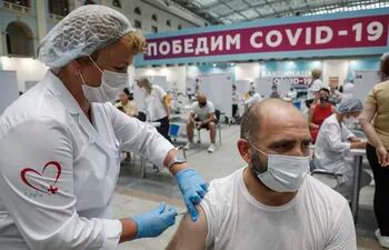 Imagen de archivo de un centro de vacunación contra la covid-19 en Rusia.