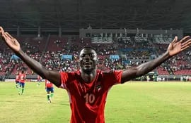 Musa Barrow, jugador del Bologna de Italia, marcó ayer el gol de la victoria para Gambia ante Guinea.