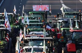 Manifestación de los agricultores frances exigiendo reivindicaciones y rechazo al acuerdo Mercosur-UE. La patronal francesa, en cambio, se dice favorable al pacto de asociación comercial.