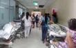 varios-pacientes-descansan-en-camillas-de-los-pasillos-del-servicio-de-urgencias-del-hospital-central-del-ips--200200000000-504534.jpg