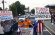 Ciudadanos autoconvocados realizaron una ruidosa manifestación contra Quiñónez el miércoles.