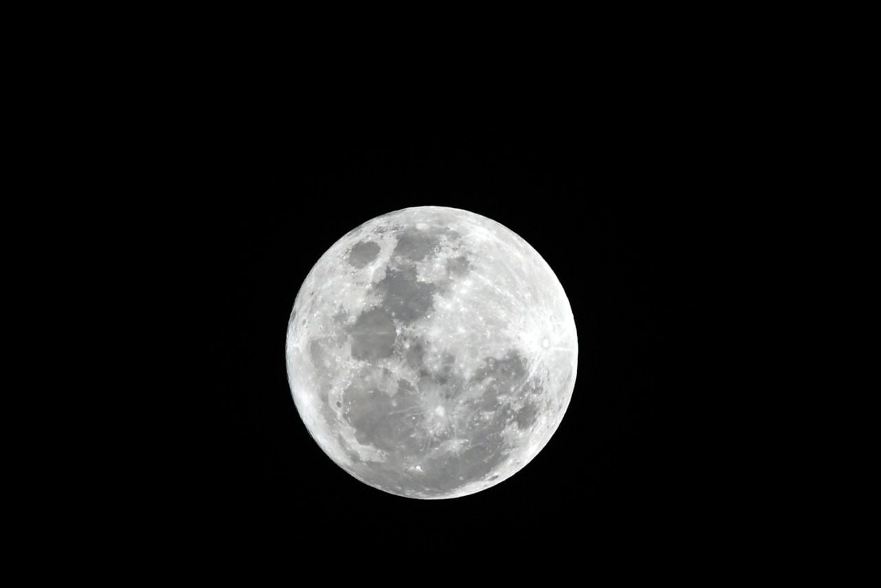 Así lució la luna durante la "Superluna de esturión".