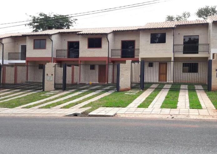 Viviendas en barrio cerrado edificado por la Cooperativa Paraguaya de la Construcción.