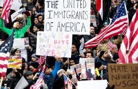 manifestacion-en-nueva-york-contra-las-nuevas-politicas-de-inmigracion-establecidas-por-el-presidente-donald-trump-afp-231537000000-1549809.jpg