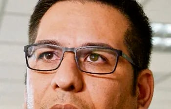 El muy cuestionado defensor del Pueblo Miguel Godoy (ANR) tiene el mandato fenecido desde el 2018.