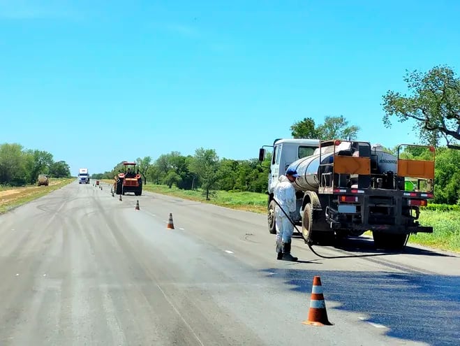 El lote 7 de la Ruta Transchaco está avanzado en un 85% agilizando el tráfico en una de las únicas vías de acceso y salida del Chaco.