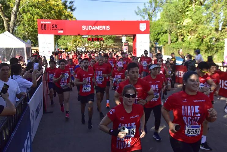 Más de mil corredores participaron de la fiesta pedestre en San Bernardino.