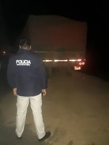 Tres camiones con 33 mil kilos de trigo fueron violentados en Guairá.