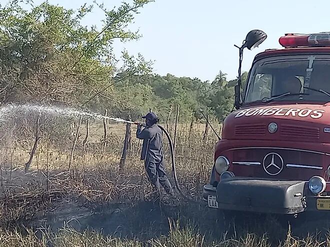 Los focos de incendios se replican a cada instante en el departamento de Ñeembucú, ya causó enormes perjuicios a los productores.