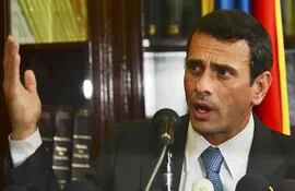 el-gobernador-henrique-capriles-uno-de-los-lideres-mas-destacados-de-la-oposicion-venezolana-archivo-205738000000-1358584.jpg