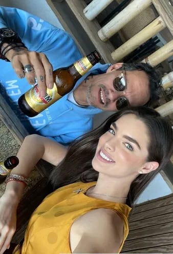 Marc Anthony y Nadia Ferreira, felices en Puerto Rico.